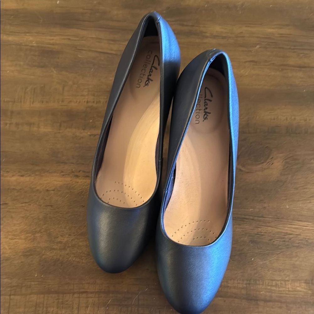 Clarks Ambyr Joy Heels - Navy (New without box)